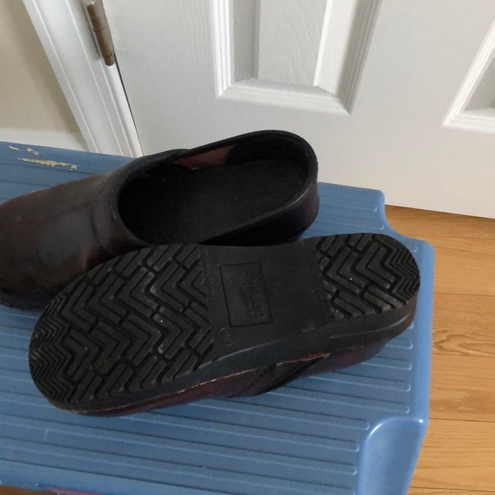 Clogs - Picture 2 of 3